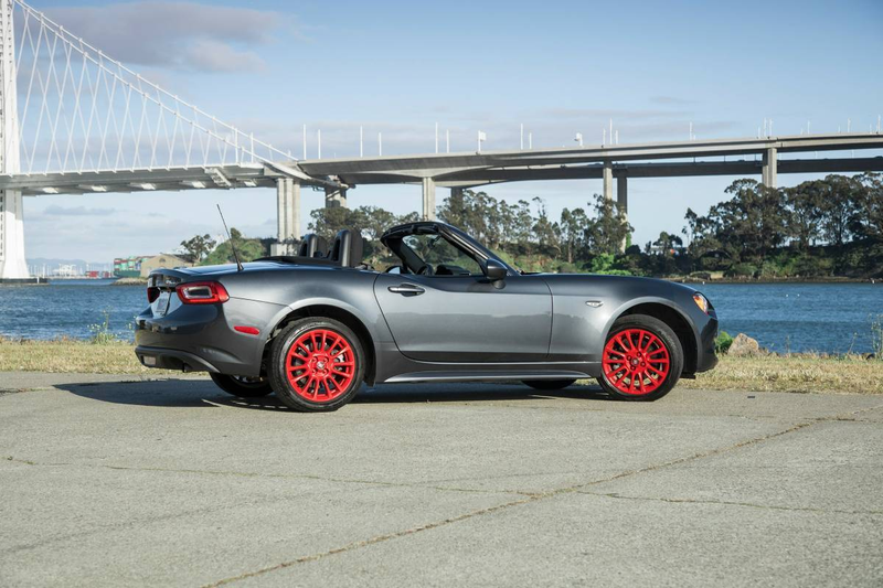 Illustration for article titled At $19,650, Could You Get Caught Up In This 2017 Fiat 124 Spider’s Web Of Intrigue?